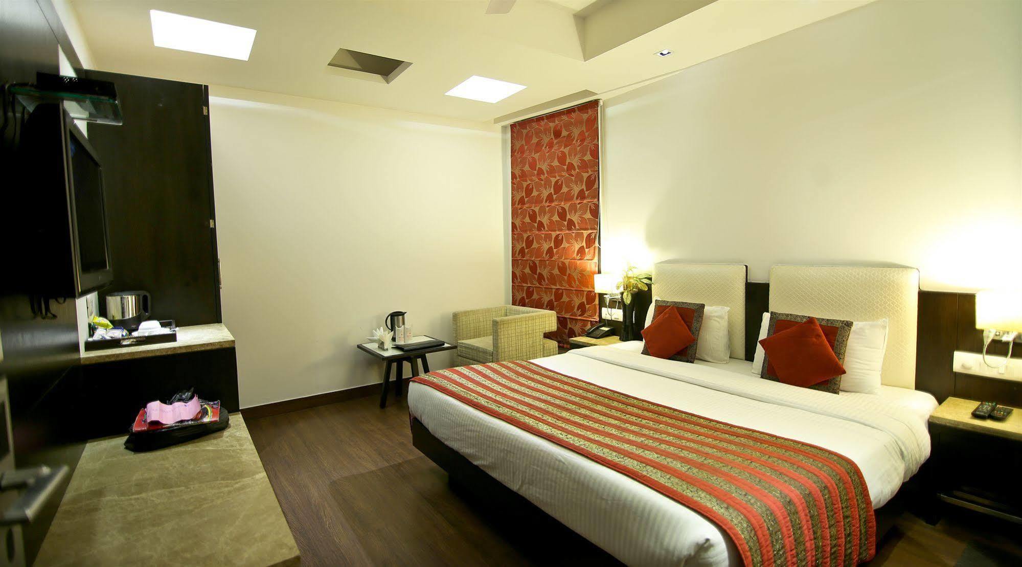 The Prime Balaji Deluxe At New Delhi Railway Station - Free Airport Pickup Nova Deli Exterior foto